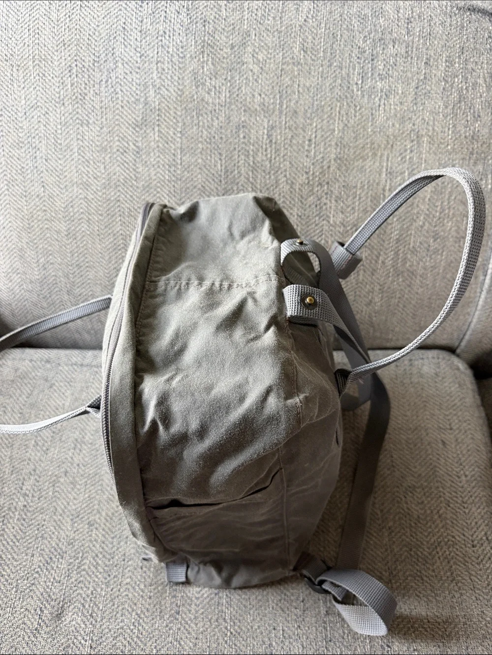 Fjallraven Kanken Frost Gray Backpack